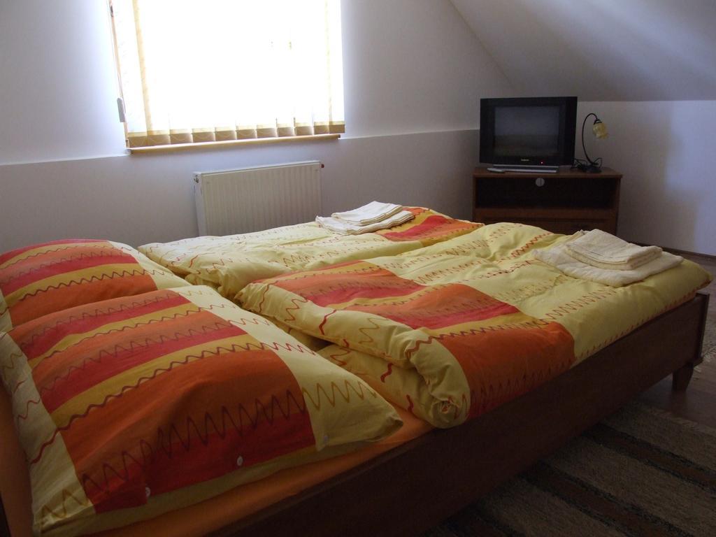 Penzion Julkin Dvor Krupina Habitación foto