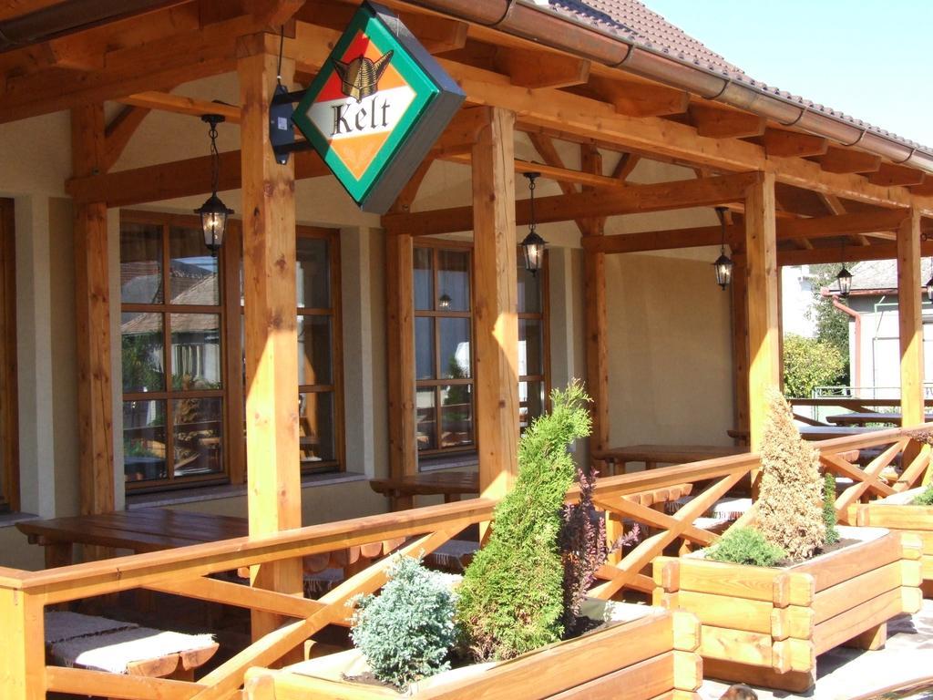 Penzion Julkin Dvor Krupina Exterior foto